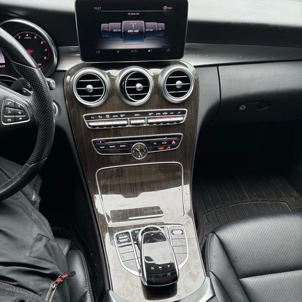 Mercedes-Benz C300 photo 27