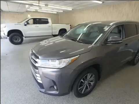 Gray 2018 Toyota Highlander XLE for sale in Carlstadt, NJ