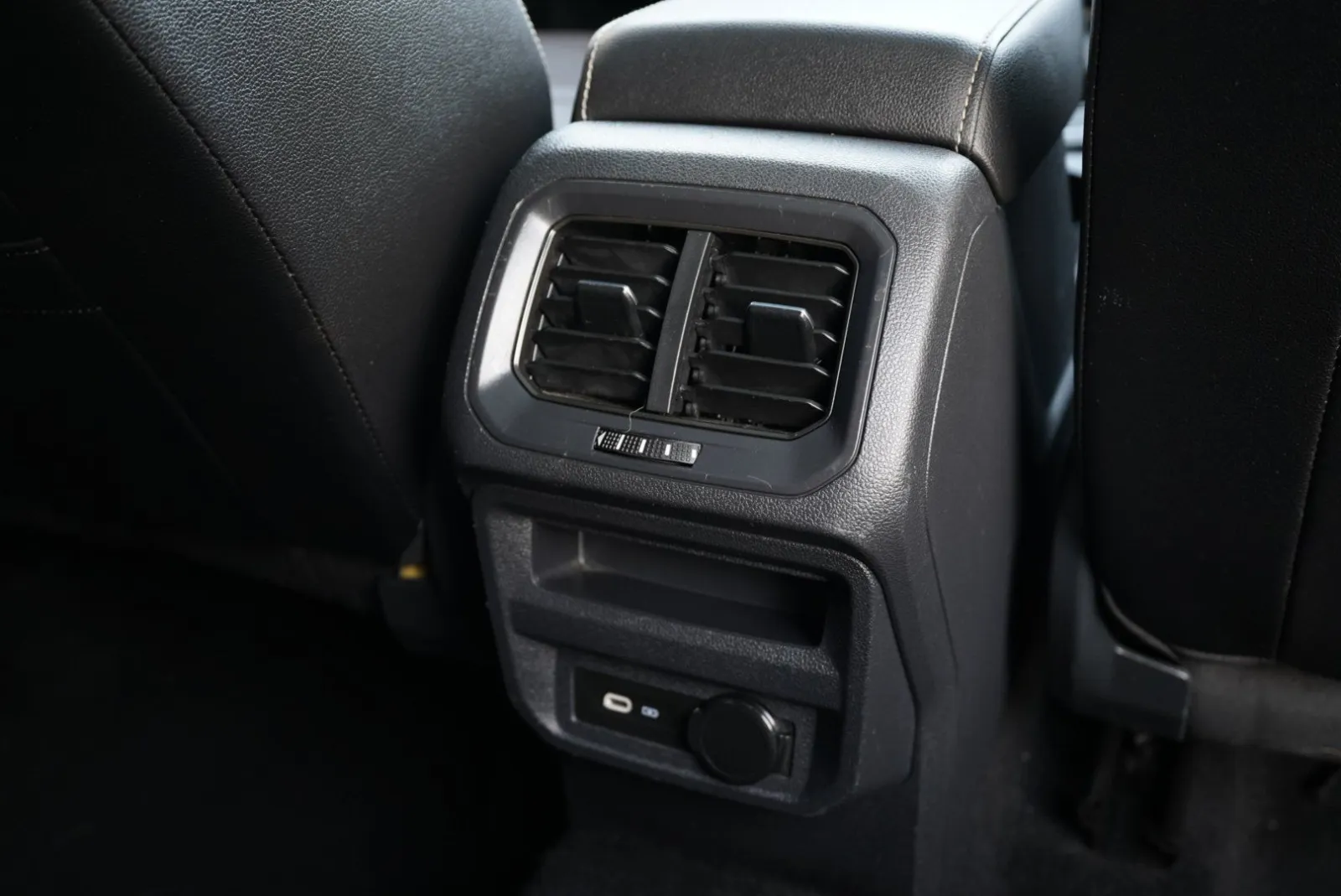 Volkswagen Tiguan photo 38