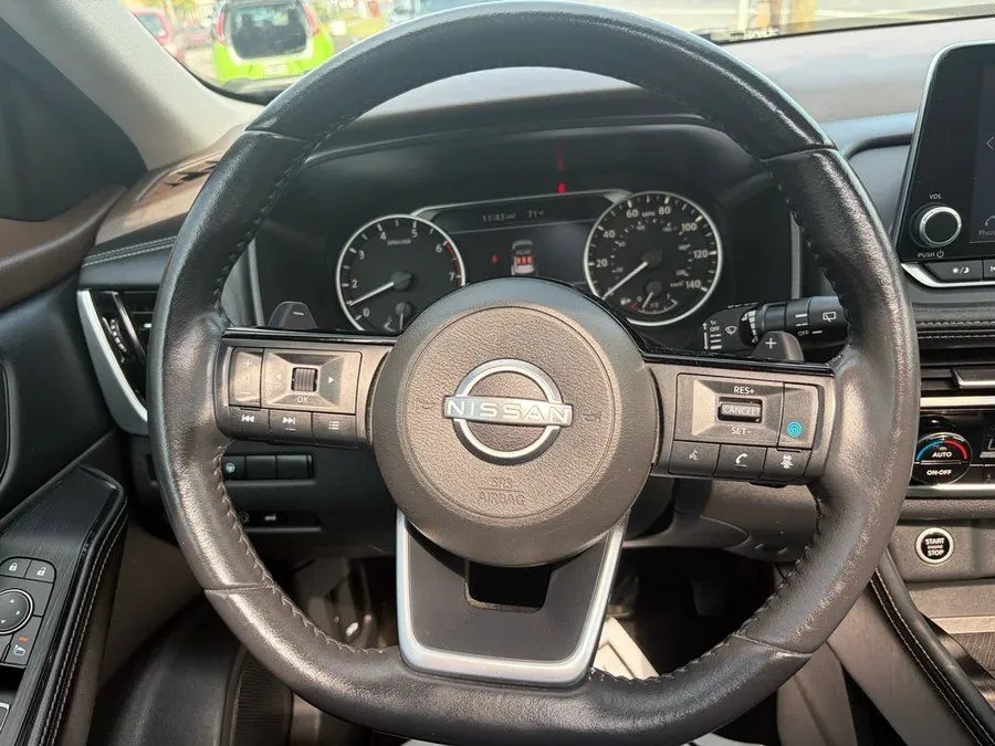 Nissan Rogue photo 17