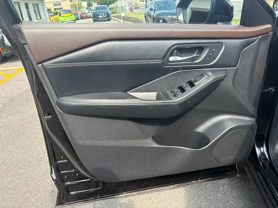Nissan Rogue photo 20