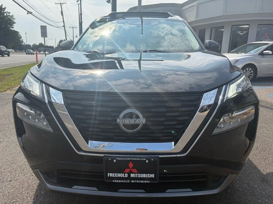 Nissan Rogue photo 2