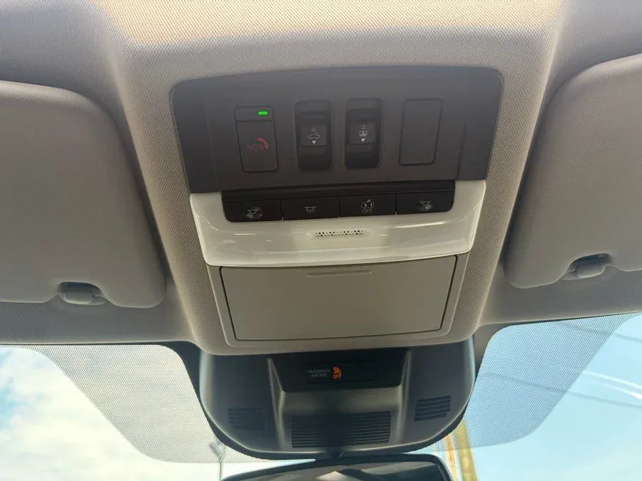 Nissan Rogue photo 19