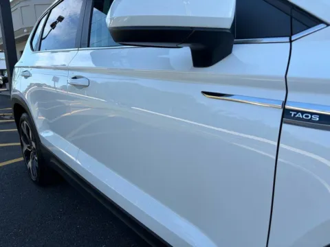 More photos of 2023 Volkswagen Taos 1.5T SEL at 101 Motors, NJ