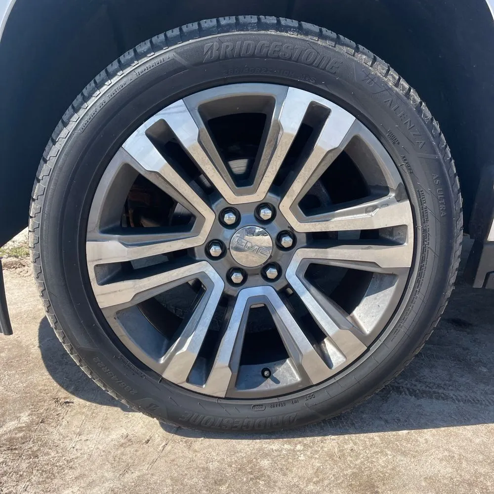 GMC Yukon XL photo 17