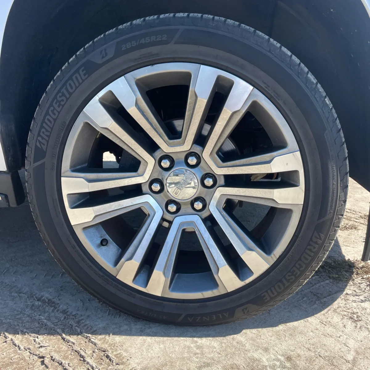 GMC Yukon XL photo 20