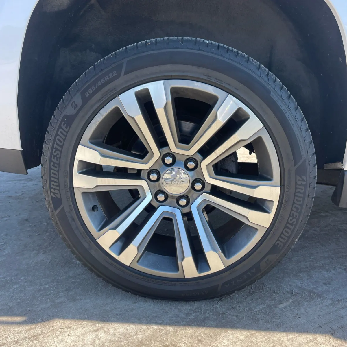 GMC Yukon XL photo 19