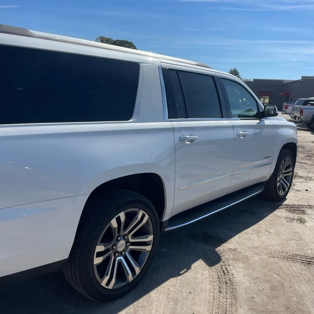 GMC Yukon XL photo 9