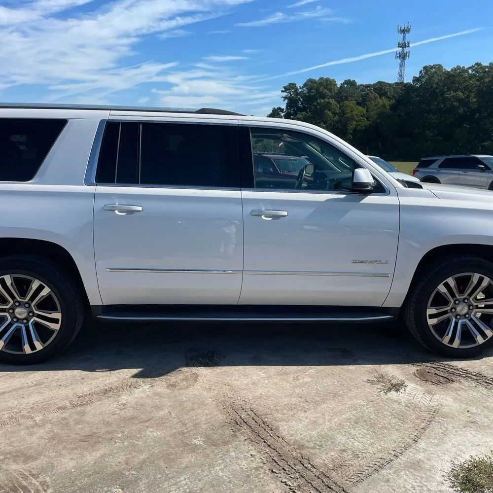 GMC Yukon XL photo 11