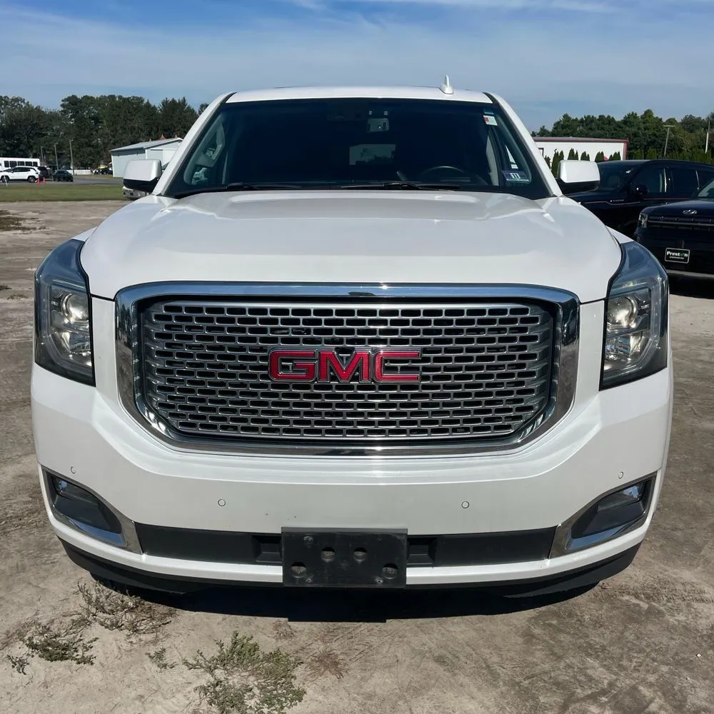 GMC Yukon XL photo 14