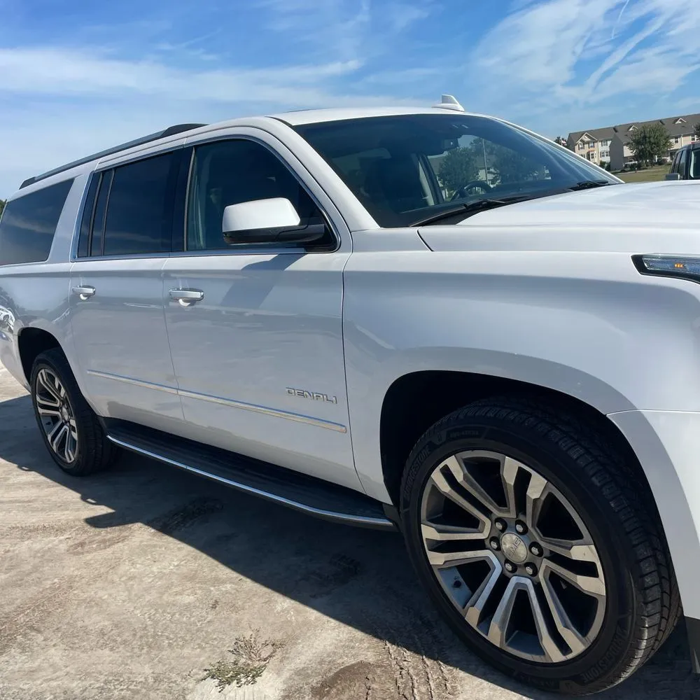 GMC Yukon XL photo 13