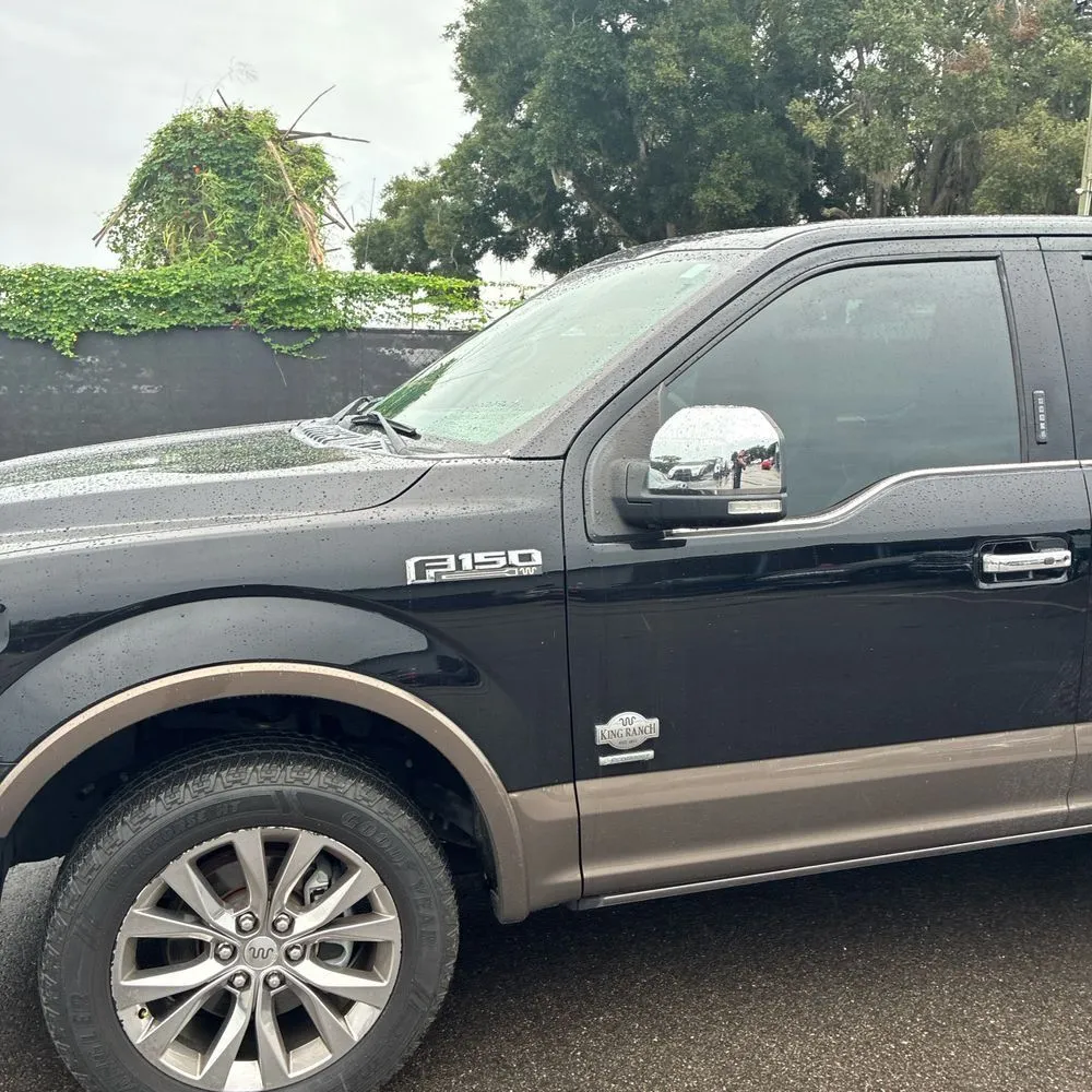 Ford F-150 photo 2