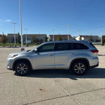 Another view of 2017 Toyota Highlander XLE for sale in Carlstadt, NJ at 101 Motors