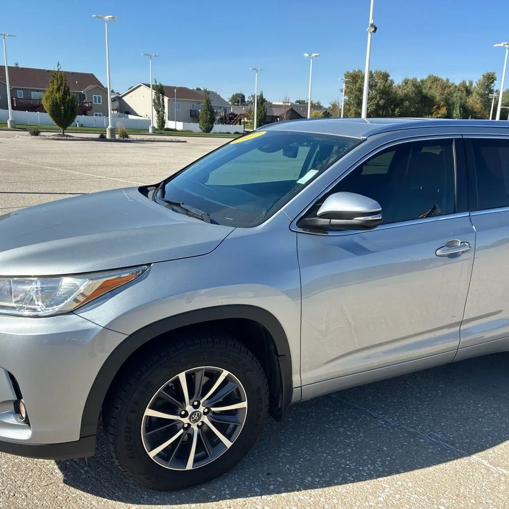 Toyota Highlander photo 2