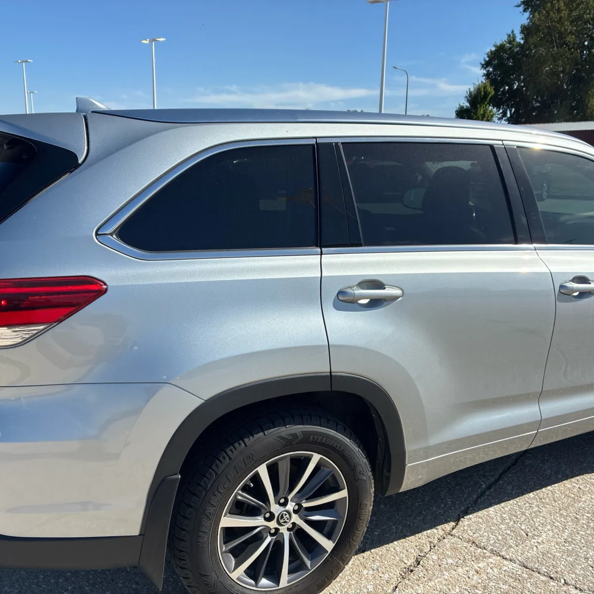 Toyota Highlander photo 8