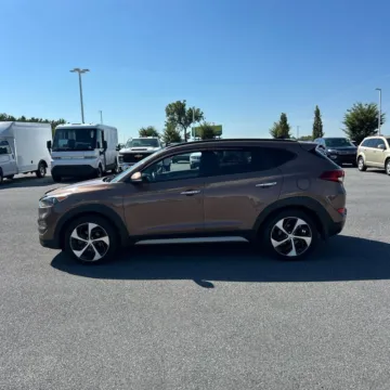 Another view of 2017 Hyundai Tucson Limited for sale in Carlstadt, NJ at 101 Motors