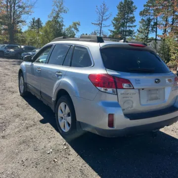 More photos of 2012 Subaru Outback 2.5i Limited at 101 Motors, NJ