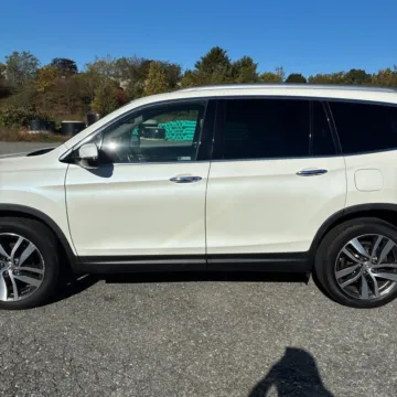 More photos of 2018 Honda Pilot Elite at 101 Motors, NJ