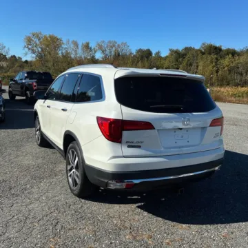 More photos of 2018 Honda Pilot Elite at 101 Motors, NJ