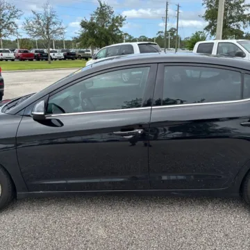 More photos of 2018 Hyundai Elantra Limited at 101 Motors, NJ