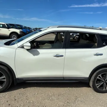More photos of 2018 Nissan Rogue SL at 101 Motors, NJ