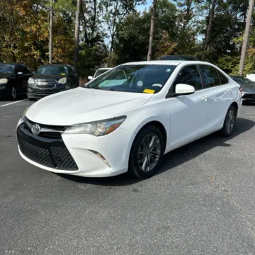 White 2017 Toyota Camry SE for sale in Carlstadt, NJ