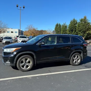 Another view of 2016 Toyota Highlander Limited Platinum V6 for sale in Carlstadt, NJ at 101 Motors