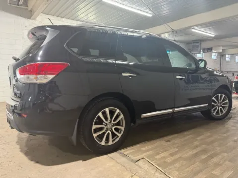 More photos of 2016 Nissan Pathfinder SL at 101 Motors, NJ
