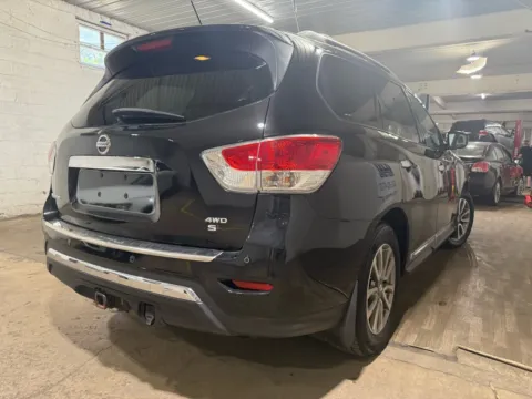 More photos of 2016 Nissan Pathfinder SL at 101 Motors, NJ