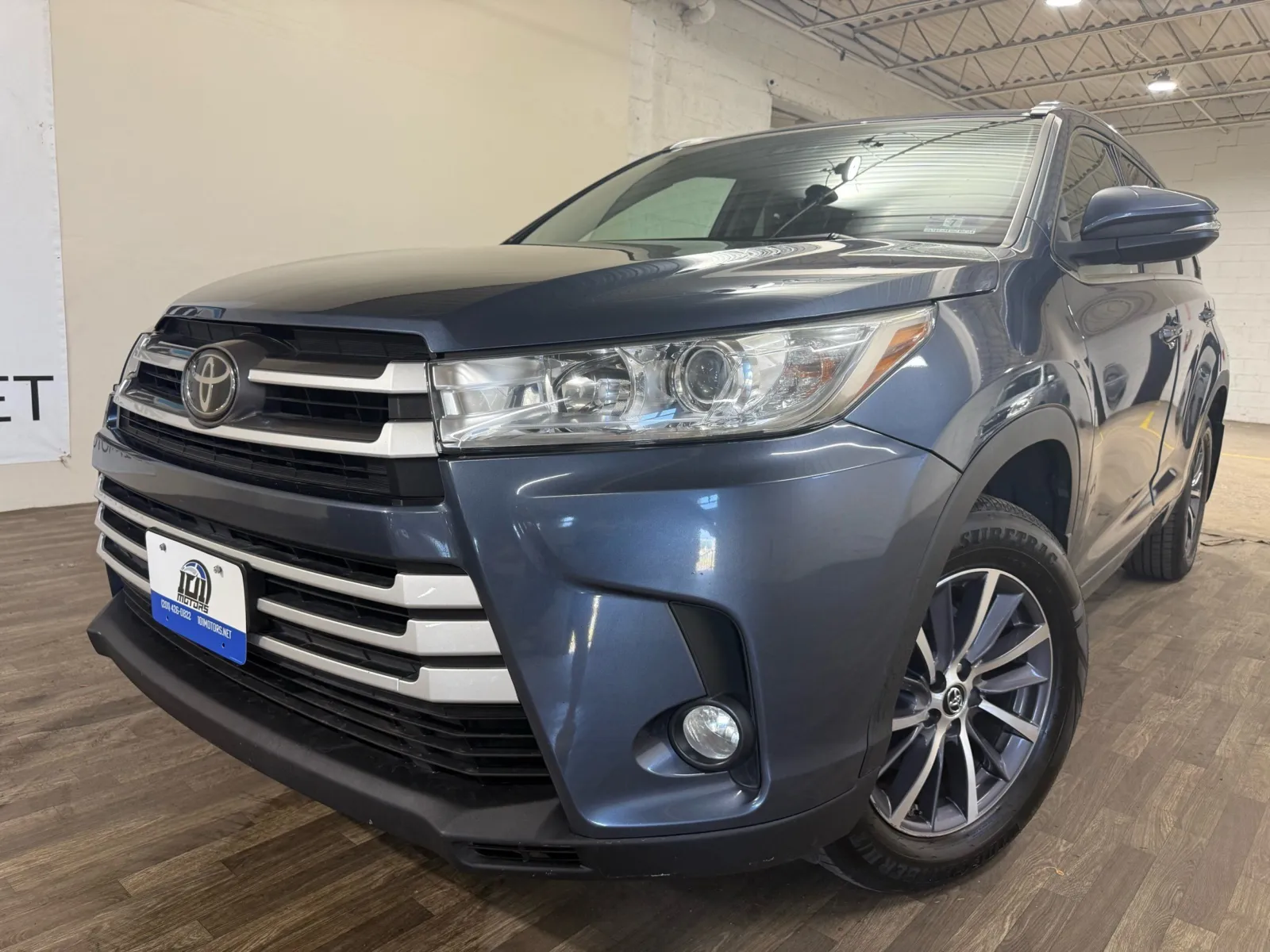 Blue 2018 Toyota Highlander XLE for sale in Carlstadt, NJ