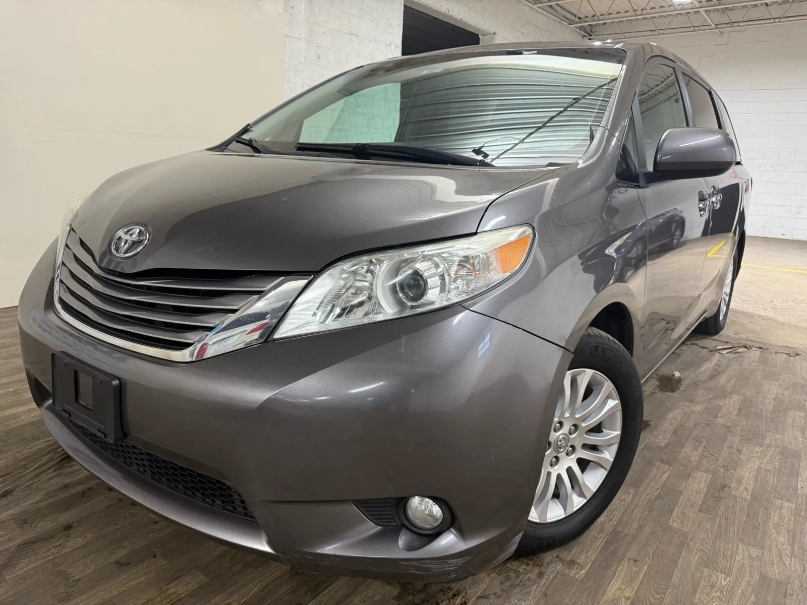 2017 Toyota Sienna XLE 8-Passenger for sale in Carlstadt, NJ