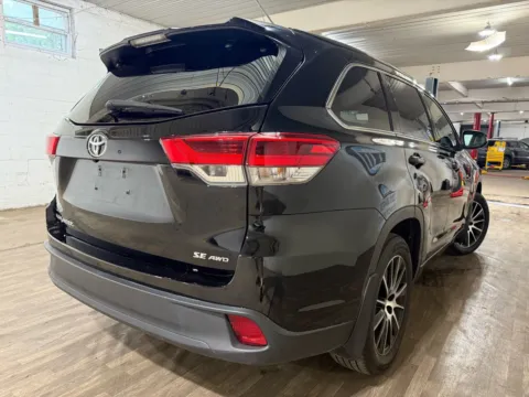 More photos of 2017 Toyota Highlander SE at 101 Motors, NJ