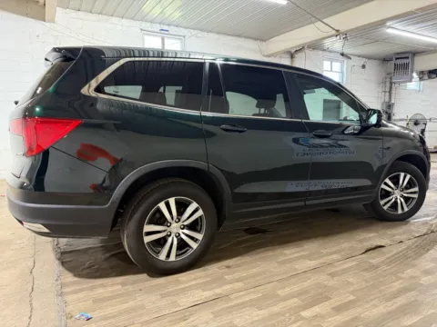 More photos of 2017 Honda Pilot EX-L at 101 Motors, NJ