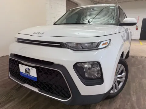 White 2022 Kia Soul LX for sale in Carlstadt, NJ