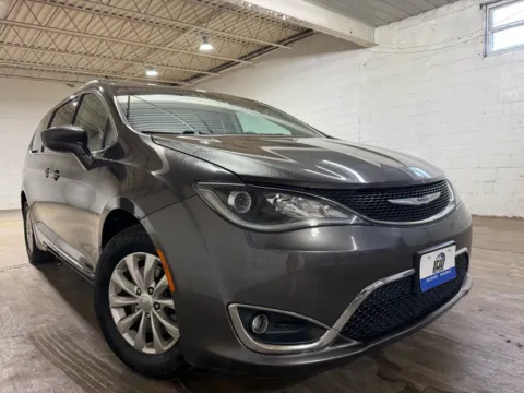 Photos of 2017 Chrysler Pacifica Touring-L for sale in Carlstadt, NJ at 101 Motors