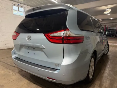 More photos of 2017 Toyota Sienna XLE Premium 7-Passenger at 101 Motors, NJ