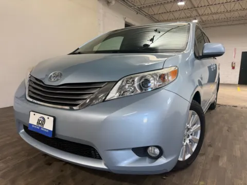Blue 2017 Toyota Sienna XLE Premium 7-Passenger for sale in Carlstadt, NJ