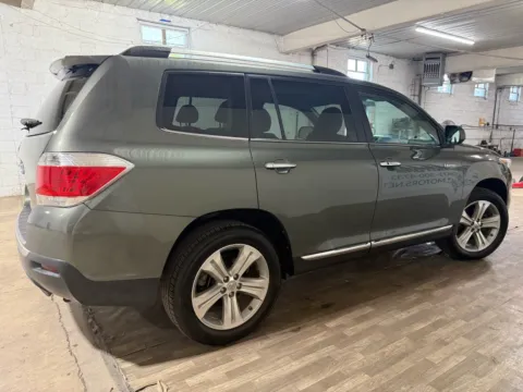 More photos of 2013 Toyota Highlander Limited at 101 Motors, NJ