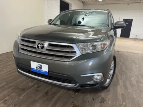 Green 2013 Toyota Highlander Limited for sale in Carlstadt, NJ