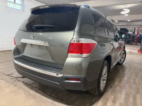 More photos of 2013 Toyota Highlander Limited at 101 Motors, NJ