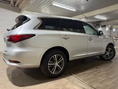 More photos of 2018 INFINITI QX60 at 101 Motors, NJ