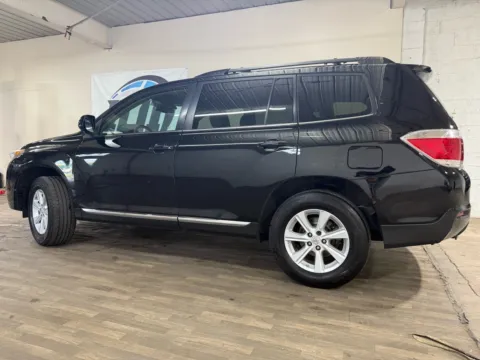 Photos of 2011 Toyota Highlander SE for sale in Carlstadt, NJ at 101 Motors