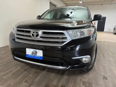 Another view of 2011 Toyota Highlander SE for sale in Carlstadt, NJ at 101 Motors