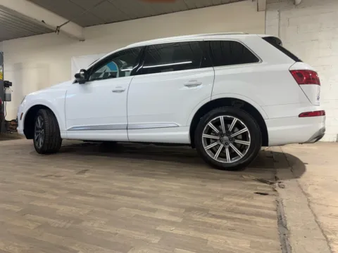 Photos of 2017 Audi Q7 3.0T quattro Premium Plus for sale in Carlstadt, NJ at 101 Motors