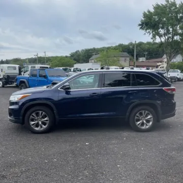 Another view of 2015 Toyota Highlander XLE for sale in Carlstadt, NJ at 101 Motors