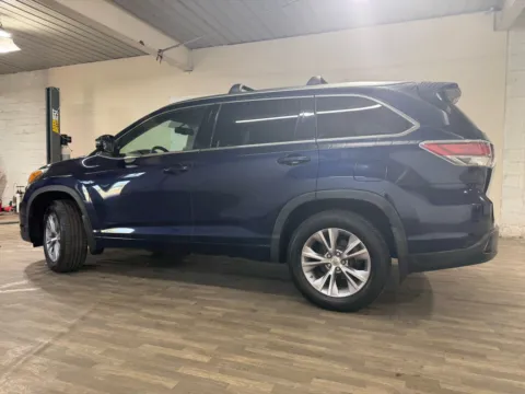 Photos of 2015 Toyota Highlander XLE for sale in Carlstadt, NJ at 101 Motors