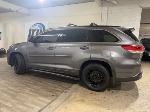 Another view of 2017 Toyota Highlander SE for sale in Carlstadt, NJ at 101 Motors