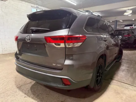 More photos of 2017 Toyota Highlander SE at 101 Motors, NJ