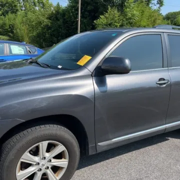Photos of 2012 Toyota Highlander SE for sale in Carlstadt, NJ at 101 Motors