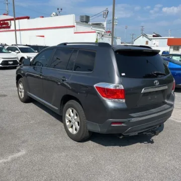 More photos of 2012 Toyota Highlander SE at 101 Motors, NJ